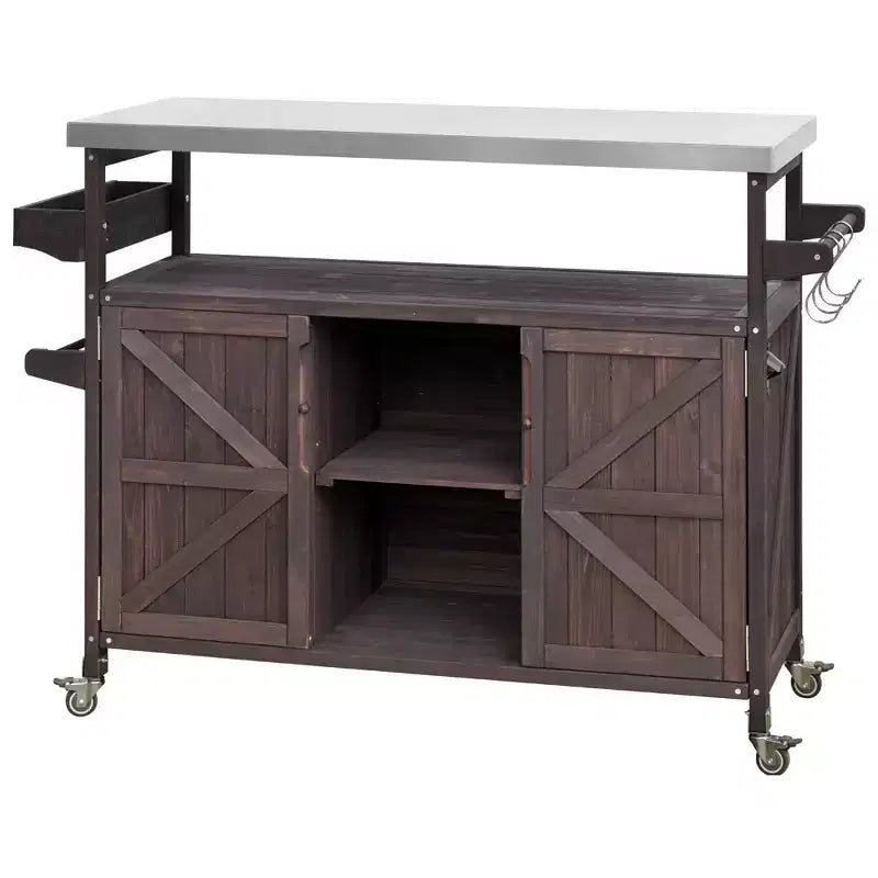 Isola per cucina Okak Outdoor con piano in acciaio inossidabile, carrello da cucina in legno con ante, ripiani e porta spezie, isola da cucina con ruote