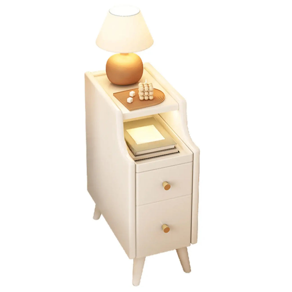 Table de chevet étroite en bois blanc à 2 étagères