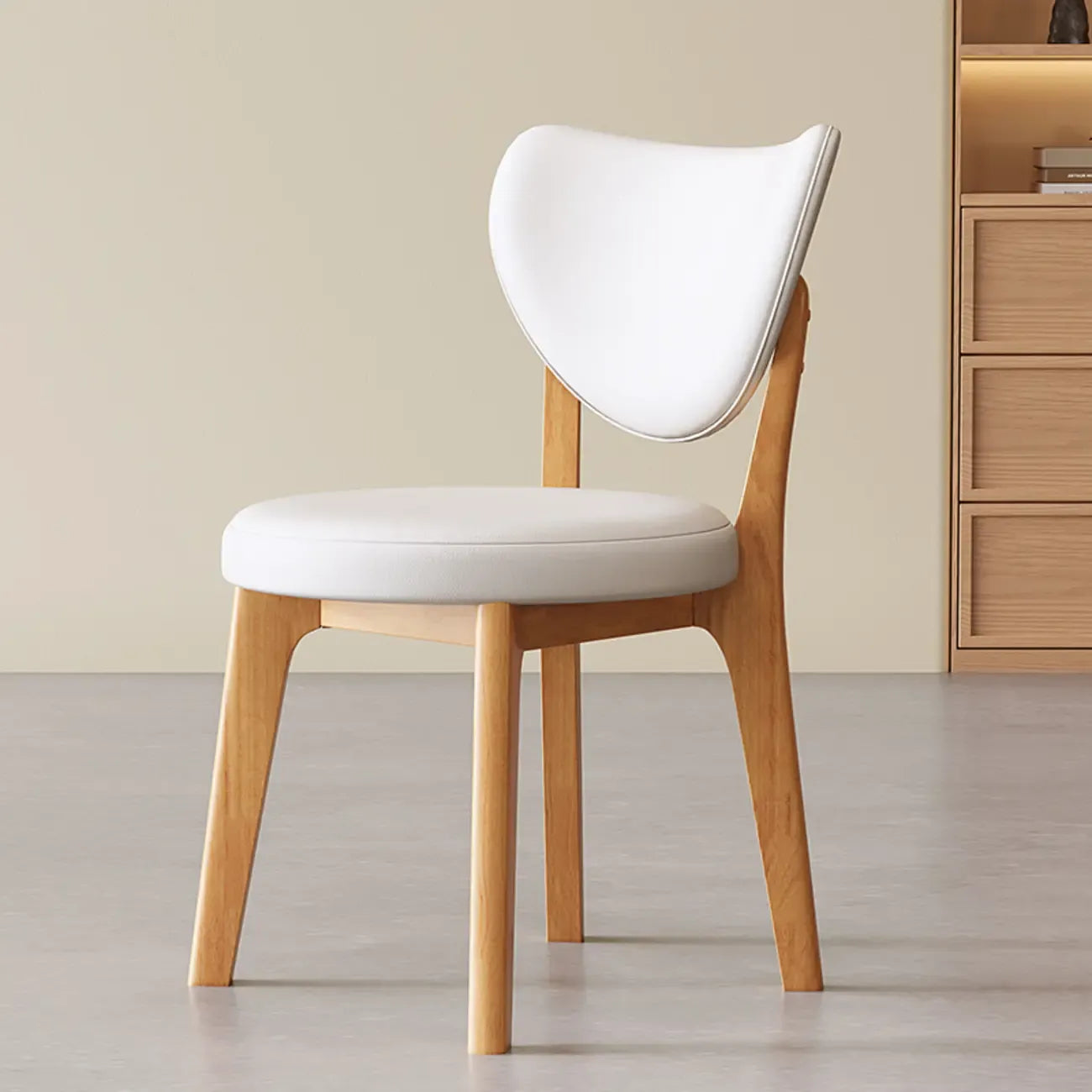 Sedia da pranzo moderna senza braccioli con schienale ad ala in similpelle