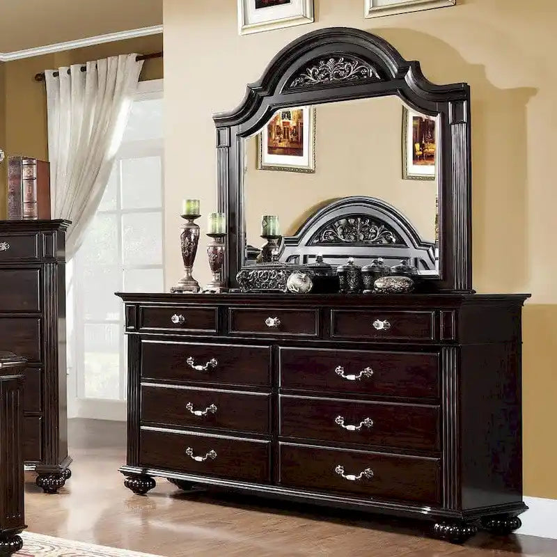 Comò e specchio tradizionali a 9 cassetti in 2 pezzi Vame di Furniture of America
