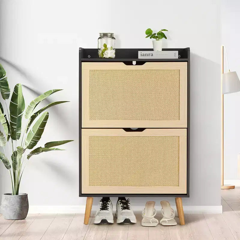 Scarpiera Nascosta con 2 Cassetti a Ribalta in Rattan e Design Antiribaltamento, Scarpiera per Ingresso, Corridoio, Organizzazione per 12-15 Paia di Scarpe
