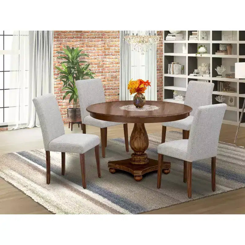 Tavolo da pranzo HomeStock 5 pezzi con piano in legno massello finitura rovere naturale e 4 sedie Parson