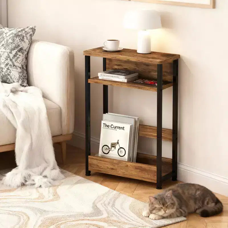 COZONY Tavolino stretto con 3 ripiani e portariviste, Tavolino sottile per piccoli spazi, Comodino moderno e sottile per soggiorno