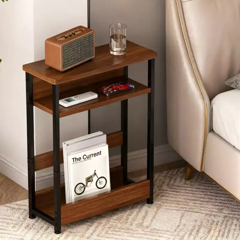COZONY Tavolino stretto con 3 ripiani e portariviste, Tavolino sottile per piccoli spazi, Comodino moderno e sottile per soggiorno