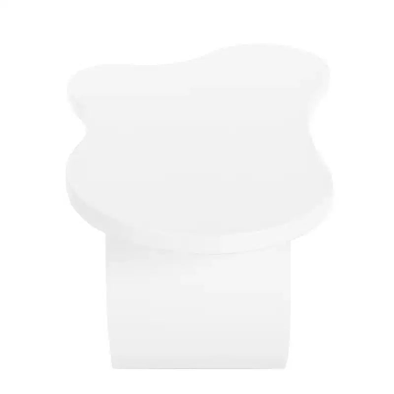 Tavolino da caffè Cloud in legno, tavolino laterale irregolare color crema con gambe curve, tavolino centrale piccolo con bordo arrotondato per soggiorno