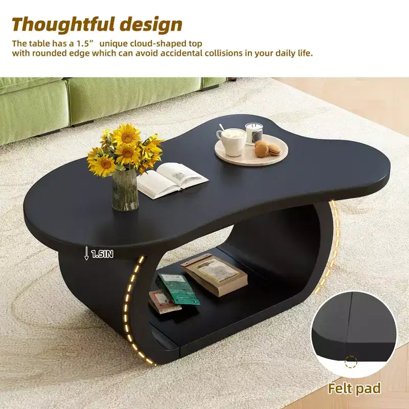 Tavolino da caffè Cloud in legno, tavolino laterale irregolare color crema con gambe curve, tavolino centrale piccolo con bordo arrotondato per soggiorno
