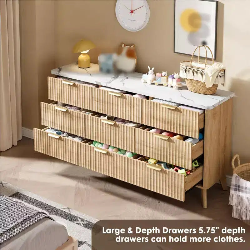 Comò a 9 cassetti per camera da letto, cassettiera da 154 cm di larghezza con maniglie dorate, comò scanalato, mobile TV, organizer per vestiti per soggiorno