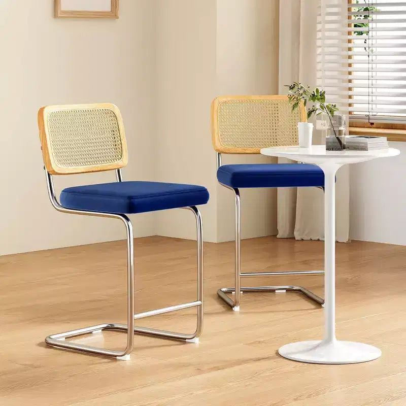 Okak Sgabelli da bancone da 24 pollici, set da 2, sgabelli da bar rivestiti in pelle PU con schienale in rattan naturale, sedie da bar moderne senza braccioli per isola cucina