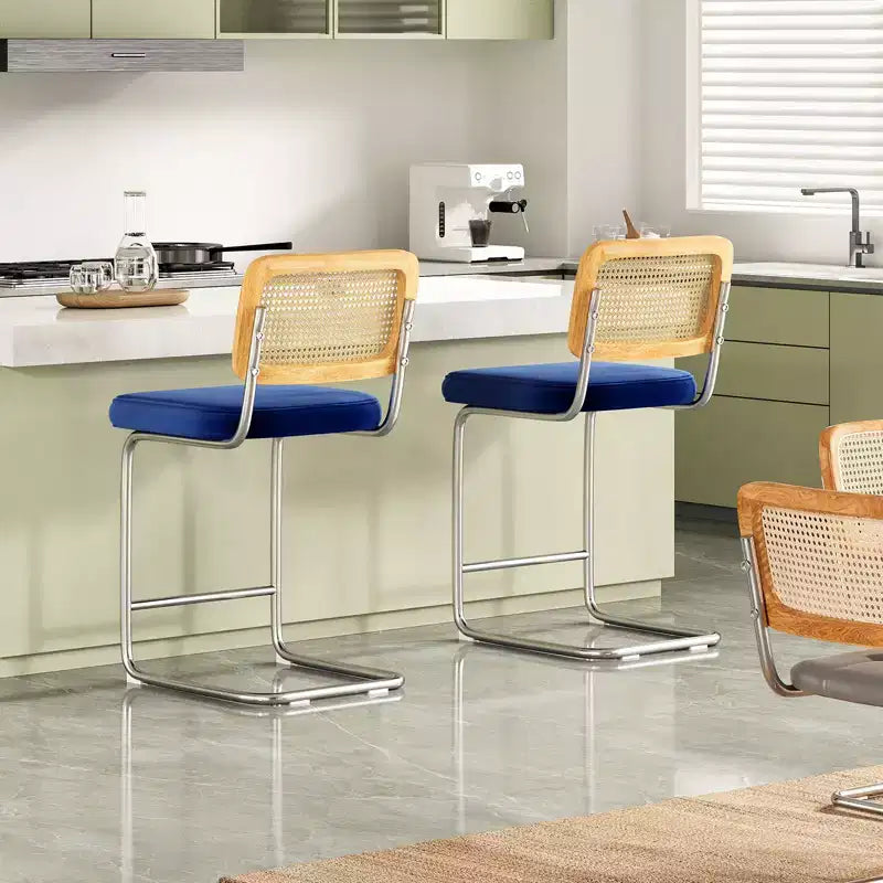 Okak Sgabelli da bancone da 24 pollici, set da 2, sgabelli da bar rivestiti in pelle PU con schienale in rattan naturale, sedie da bar moderne senza braccioli per isola cucina