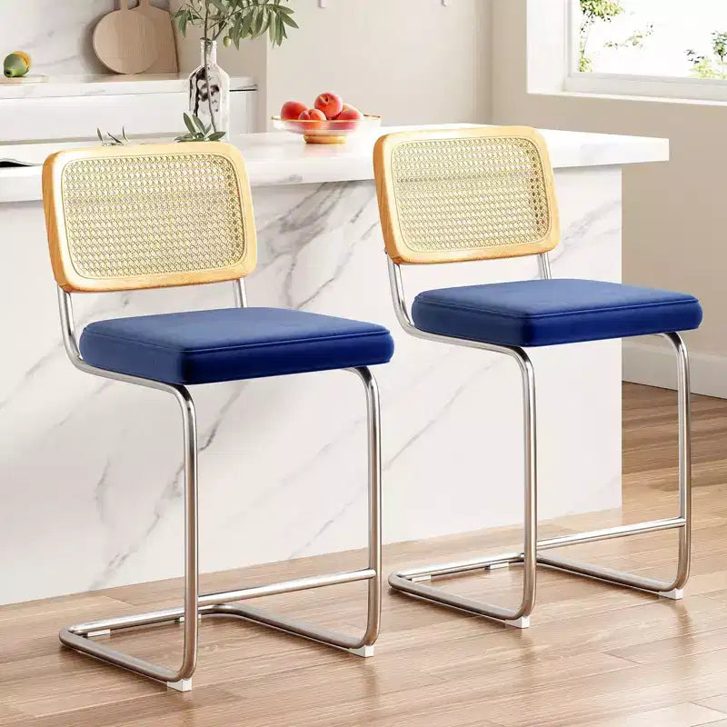 Okak Sgabelli da bancone da 24 pollici, set da 2, sgabelli da bar rivestiti in pelle PU con schienale in rattan naturale, sedie da bar moderne senza braccioli per isola cucina