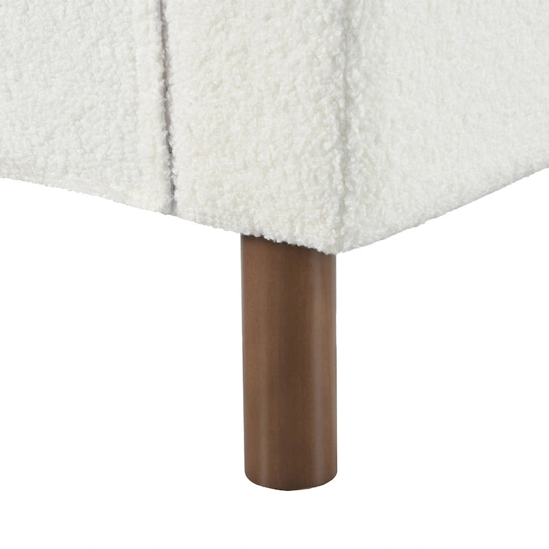 Poltrona Maloa imbottita oversize in teddy con gambe in noce di Christopher Knight Home