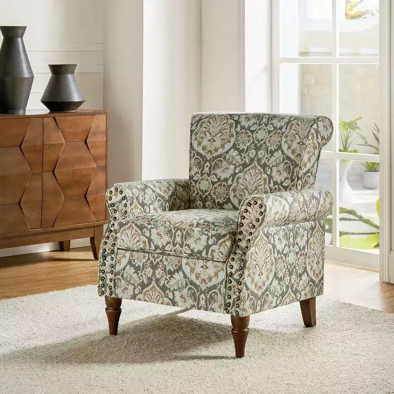 Poltrona Araceli Tradizionale in Legno Imbottita Floreale con Schienale Alto e Borchie | ART OF LIVING DESIGNS
