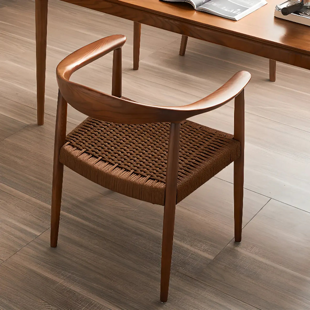 Sedia da pranzo scandinava con braccioli, seduta intrecciata in legno curvo