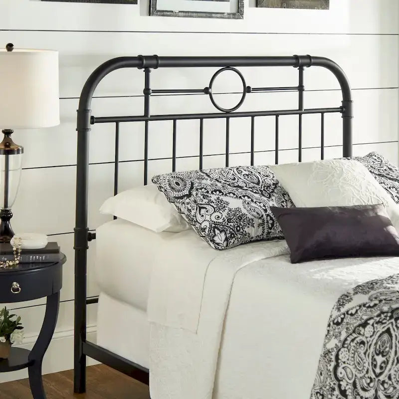 Letto in metallo nero