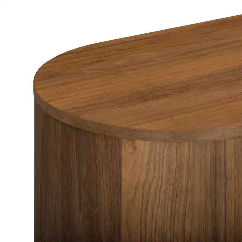 Comò moderno a 6 cassetti con design a bordo vivo, base in metallo e costruzione durevole in legno misto