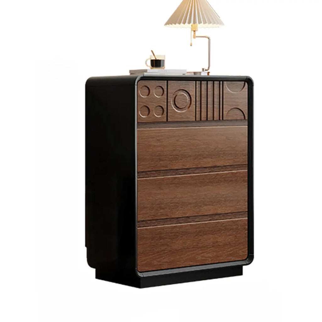 Cassettiera in legno ispirata all'Art Déco con intagli geometrici