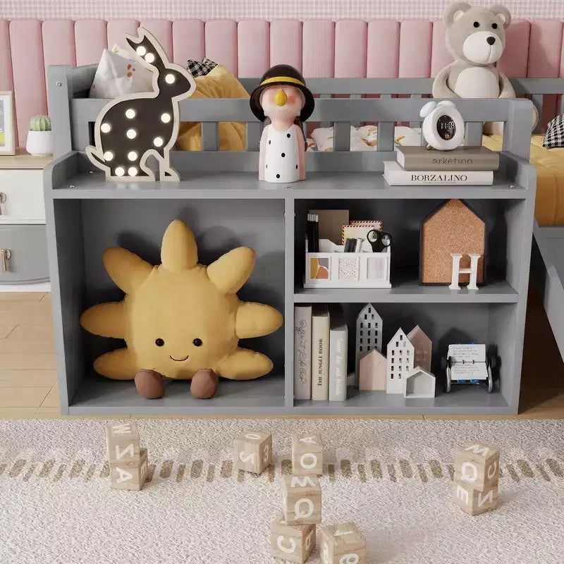 Whisen Letto a soppalco basso per bambini, una piazza e mezza, con scivolo, libreria mobile e sponde di sicurezza
