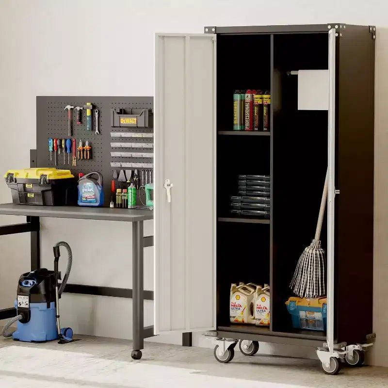 Armoire de rangement de garage avec roues et panneau perforé, armoire de rangement métallique verrouillable de 72 po de hauteur avec 2 portes et 4 étagères réglables pour atelier de garage