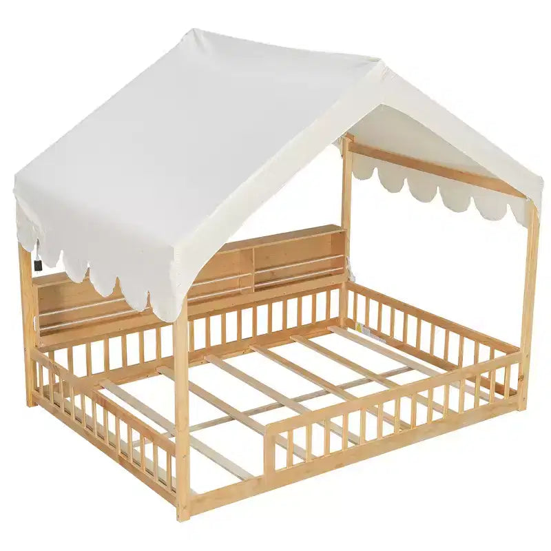 Whisen Letto a terra in legno a grandezza naturale, divano letto a forma di casetta con recinzione, 3 mensole portaoggetti, tenda
