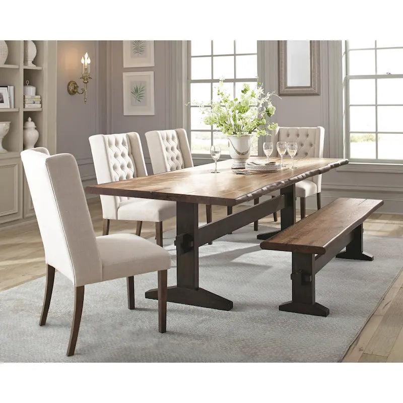 Collezione da pranzo con design artigianale a bordo vivo