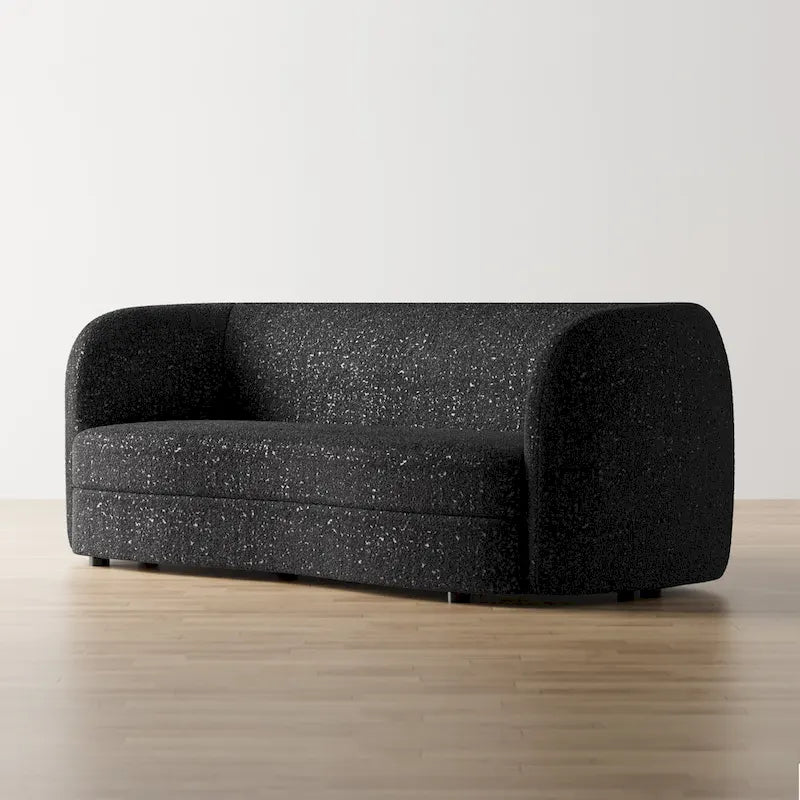 Divano curvo moderno Ophelia con braccioli in bouclé, seduta a rene e gambe rotonde in legno di Furniture of America