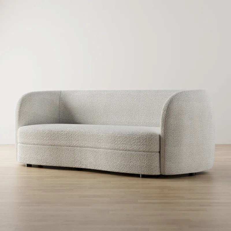 Divano curvo moderno Ophelia con braccioli in bouclé, seduta a rene e gambe rotonde in legno di Furniture of America