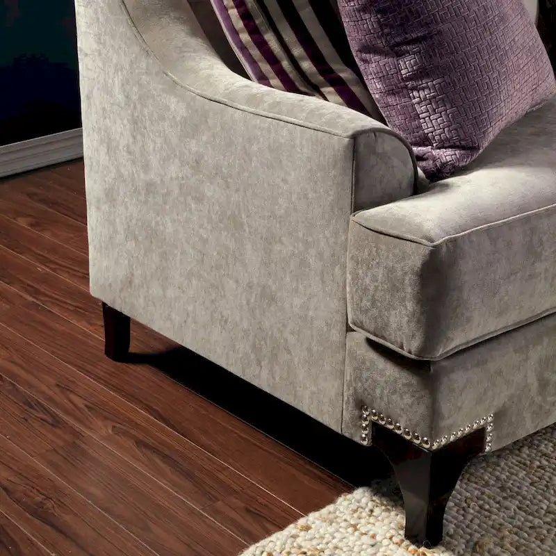 Divanetto imbottito Gisc Contemporary Fabric con borchie di Furniture of America