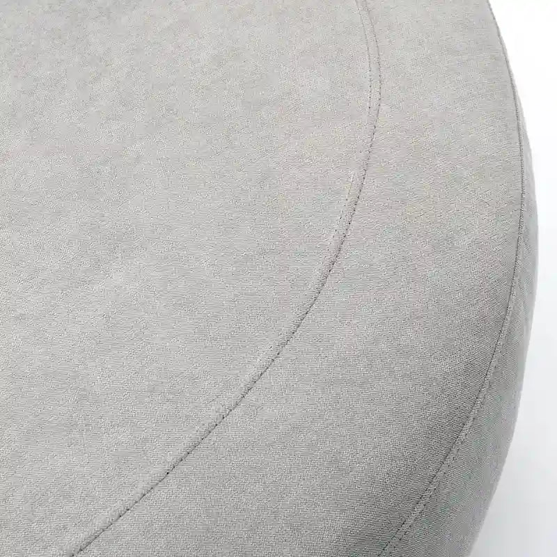 Elegante Poltrona a Botte Girevole Rotonda Larga 54, Una Poltrona e Mezza