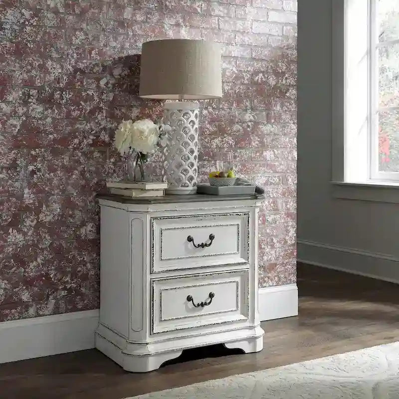 Letto con pannelli, cassettiera con specchio e comodino Magnolia Manor