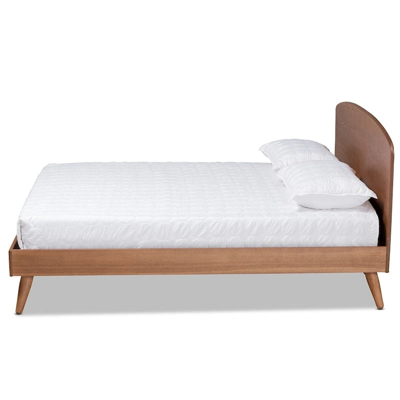 Letto a piattaforma Keagan in stile transizionale moderno di metà secolo con finitura noce