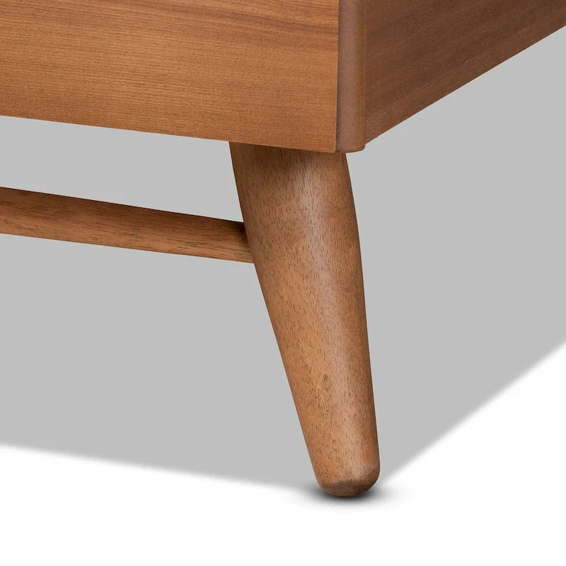 Letto a piattaforma Keagan in stile transizionale moderno di metà secolo con finitura noce