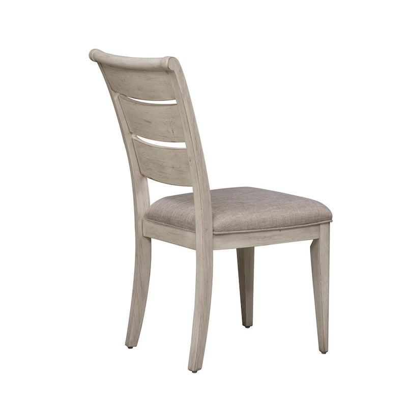 Sedia laterale imbottita con schienale a scala in bianco anticato "Farmhouse Reimagined" (set da 2)