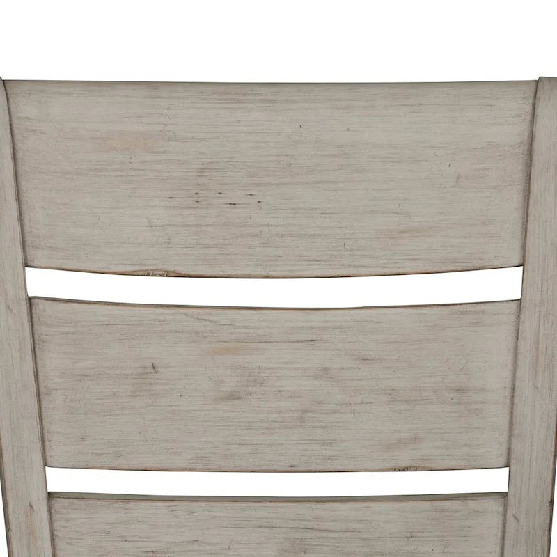 Sedia laterale imbottita con schienale a scala in bianco anticato "Farmhouse Reimagined" (set da 2)