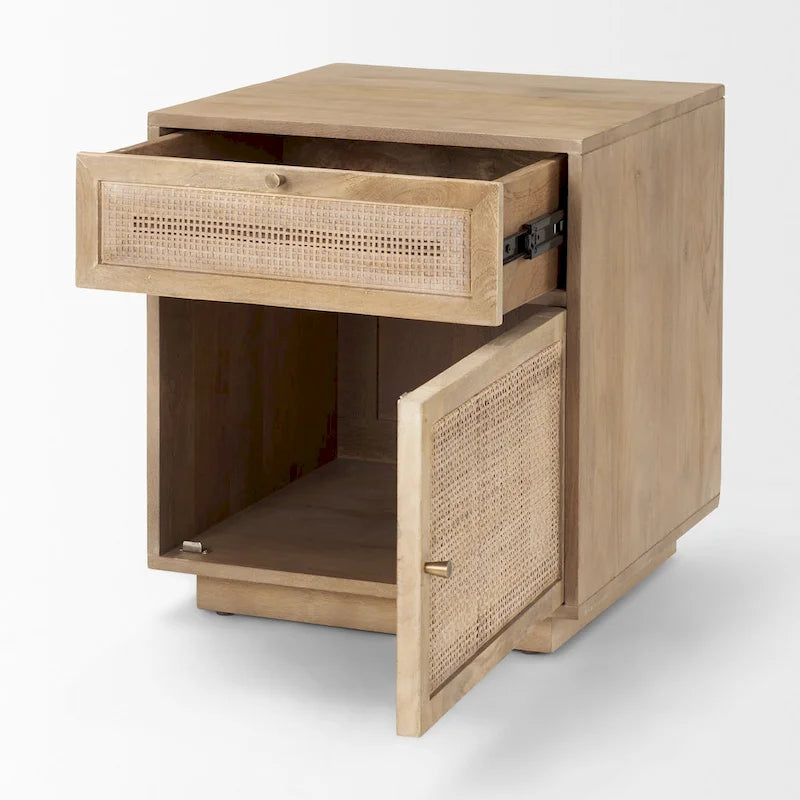 Tavolino d'appoggio Grier in legno marrone chiaro con inserti in canna intrecciata