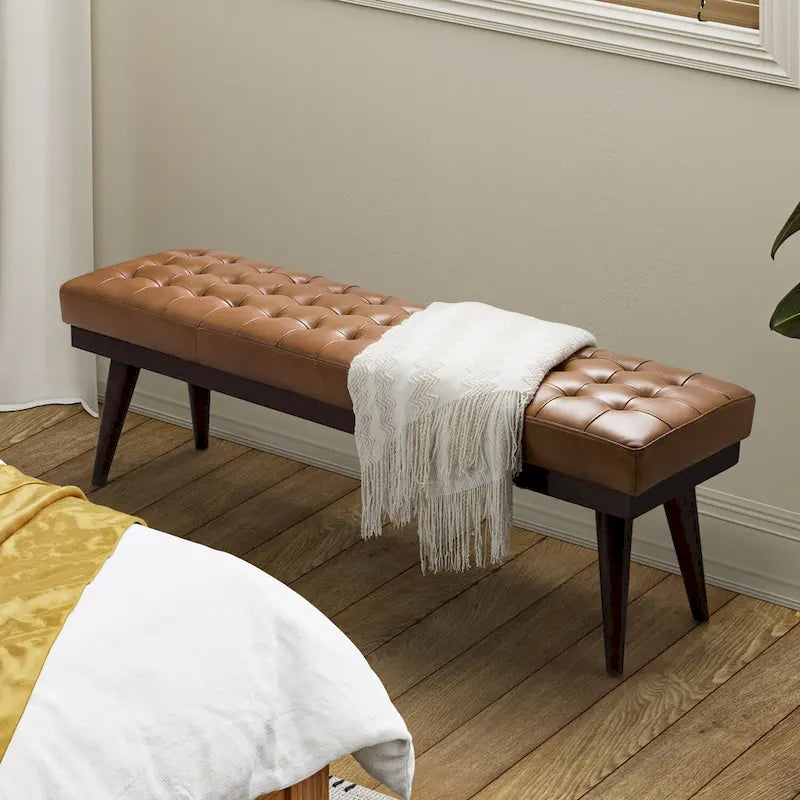 Panca Felisa moderna imbottita in vera pelle con base in legno massello di HULALA HOME