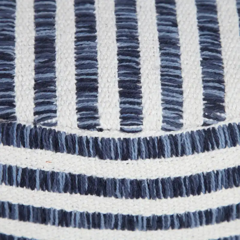 18 Pouf rotondo a righe blu e bianche