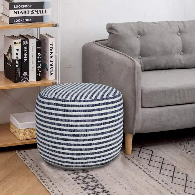 18 Pouf rotondo a righe blu e bianche