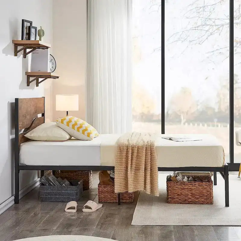 Javlergo Base Letto a Piattaforma in Metallo con Testiera e Pediera in Legno, Struttura Letto Industriale in Metallo Nessuna Rete a Molle Necessaria