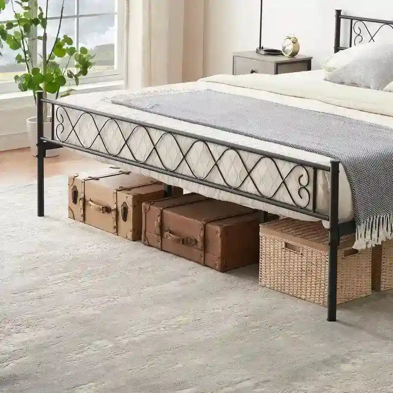 Struttura per letto matrimoniale in metallo nero con testiera