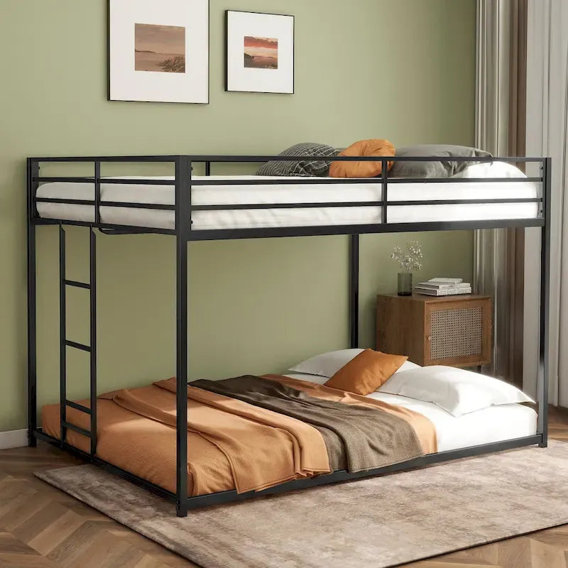 Letto a castello nero matrimoniale su matrimoniale