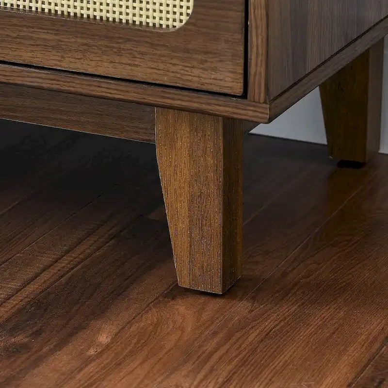 Comò moderno a 6 cassetti in legno massello e rattan per camera da letto