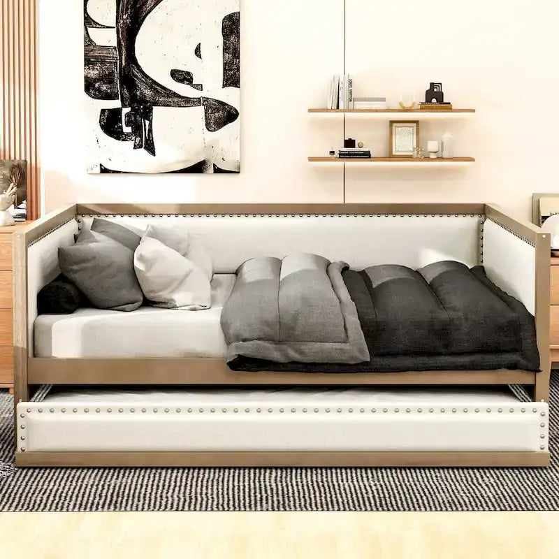 Divano letto imbottito matrimoniale Nestfair con letto estraibile o 2 cassetti e decorazioni a chiodini