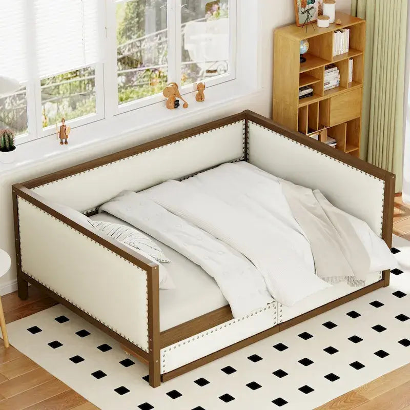 Divano letto imbottito matrimoniale Nestfair con letto estraibile o 2 cassetti e decorazioni a chiodini