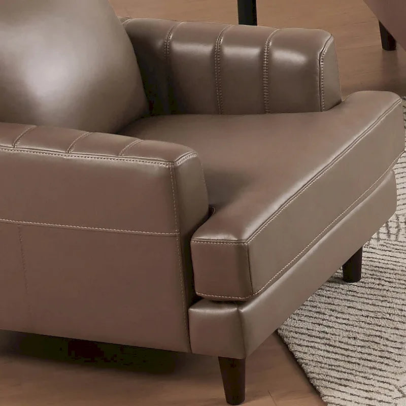 Poltrona in pelle pieno fiore Ivy Living Cassia con piume, memory foam e molle