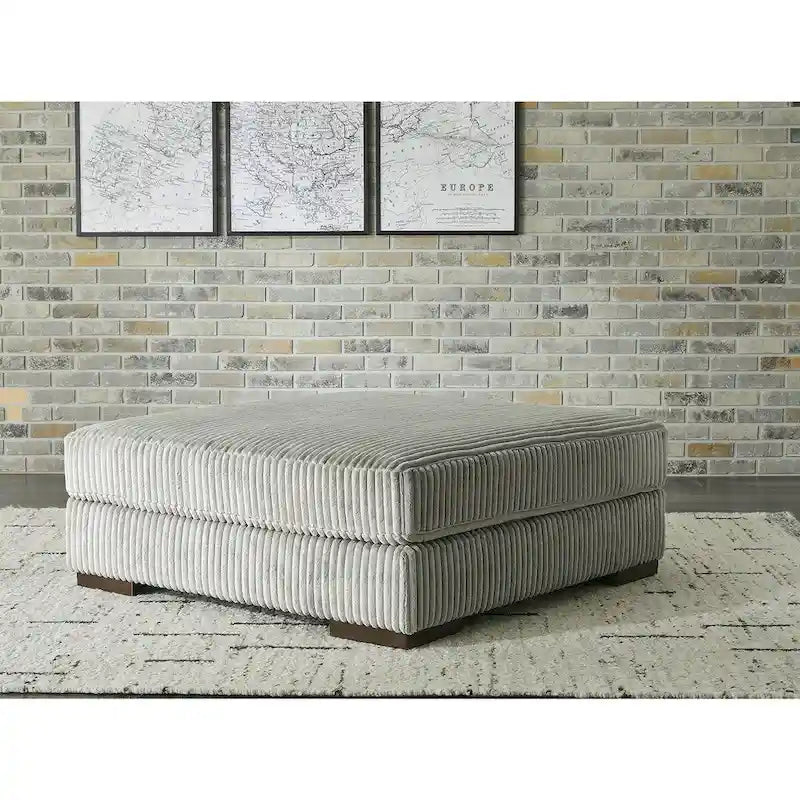 Signature Design by Ashley Lindyn Fog Divano sezionale a 5 pezzi con pouf - 133 L x 133 P x 38 A