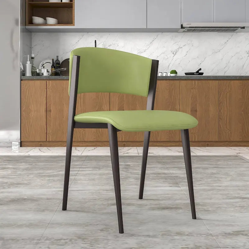 Sedia da pranzo Aspen con sedile in pelle in metallo nero di LeisureMod