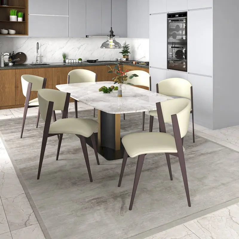 Sedia da pranzo Aspen con sedile in pelle in metallo nero di LeisureMod