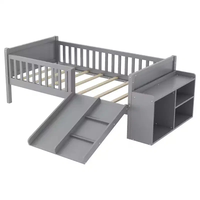Whisen Letto a soppalco basso per bambini, una piazza e mezza, con scivolo, libreria mobile e sponde di sicurezza
