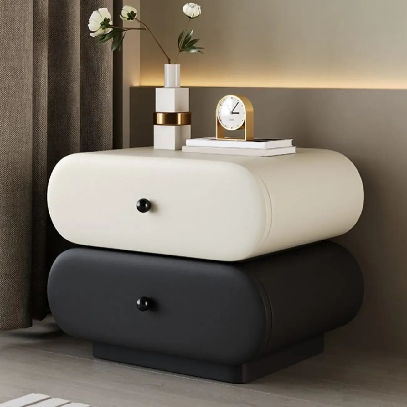 Comodino moderno bicolore con cassetti contenitori