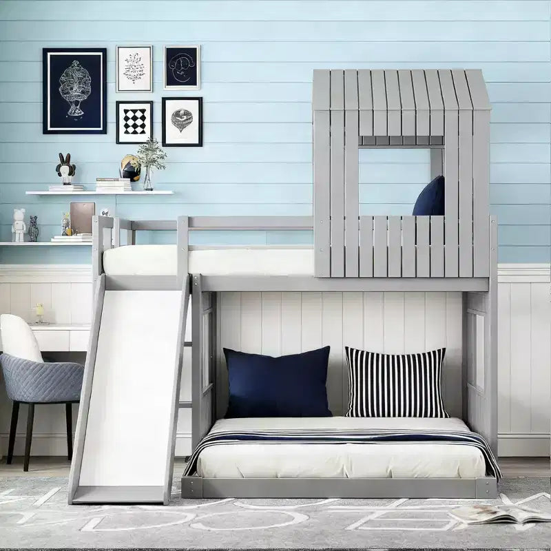 Letto a castello in legno Luxystar Twin Over Full con casetta da gioco, scivolo e sponde di protezione